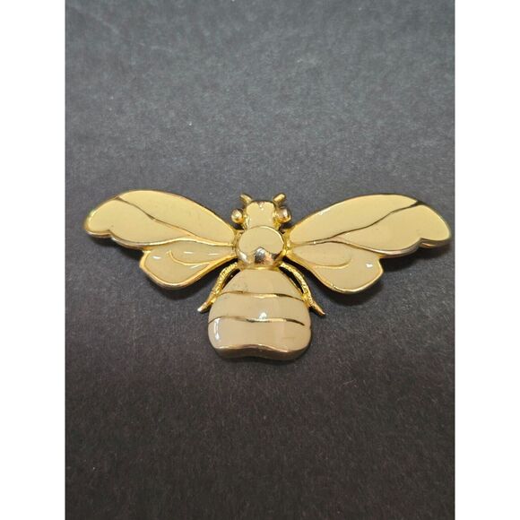*Sale* Vintage gold tone cream bee brooch - Picture 6 of 11
